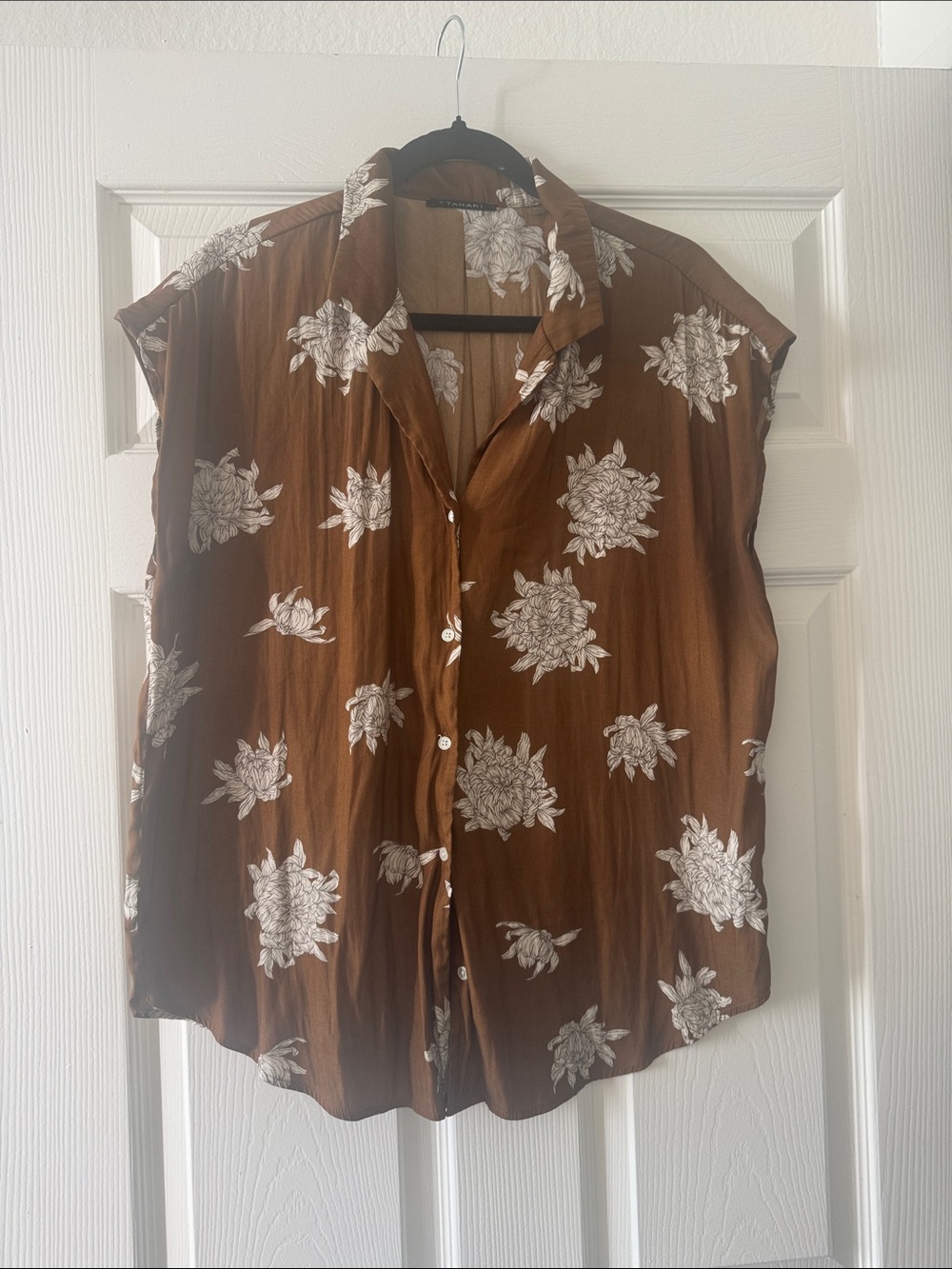 Tahari Brown Floral Button-Front Shirt